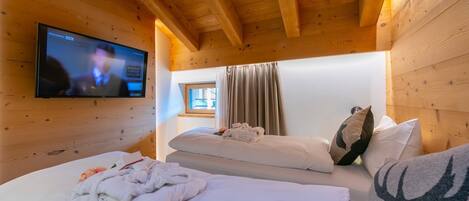 Apartment | 2 bedrooms, Internet