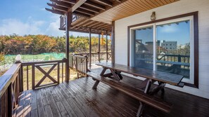 Basic Room, 1 Bedroom (Haerooming 1cheung(withpet)) | 1 bedroom, free WiFi - Gangneung Haeramchaepension (Gangneung)