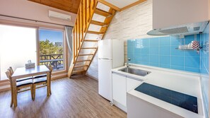 Basic Room, 2 Bedrooms (Neungsohwa 1cheung(withpet)) | 1 bedroom, free WiFi - Gangneung Haeramchaepension (Gangneung)