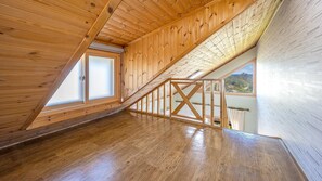 Basic Room, 1 Bedroom (Indongcho 2cheung(withpet)) | 1 bedroom, free WiFi - Gangneung Haeramchaepension (Gangneung)