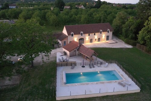 Périgord Noir, magnificent barn converted into a haven of peace.  