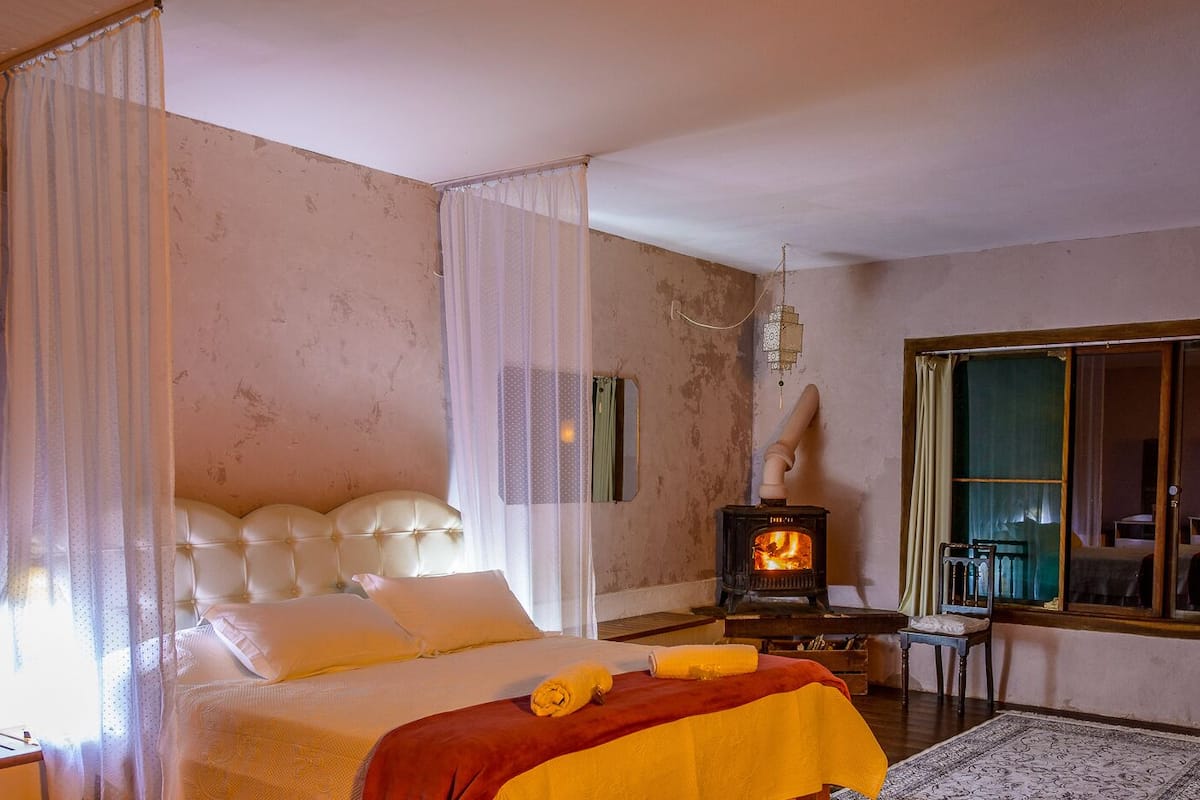 Loft Premium, vista a la montaña, junto a la montaña | 1 habitación, ropa de cama hipoalergénica, minibar y escritorio