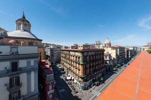 Front of property - L'ATTICO FUGGENTE (Naples)