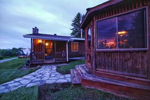 Rustic experience with heated pool and spa