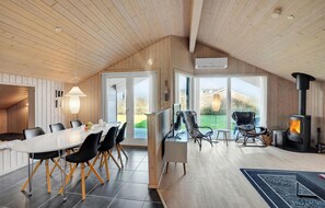 Dining - Nice home in Tarm with kitchen (Tarm)