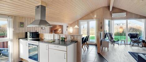 Fridge, oven, dishwasher, coffee/tea maker