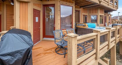 Cozy top of the mountain retreat at 7Springs Resort