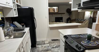 North Jackson remodeled home in very safe and convenient neighborhood. Sleeps 4