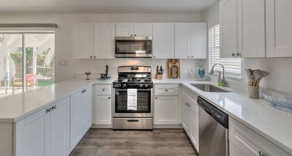 Newly remodeled house just steps away from the FL Intracoastal with boat parking