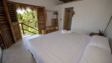 Habitación doble panorámica, 1 cama King size | Espacio para trabajar con laptop, wifi gratis y ropa de cama