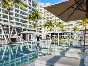 Outdoor pool, a heated pool