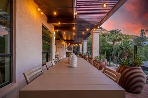 Outdoor dining