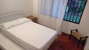 3 quartos, escrivaninha, Wi-Fi, roupa de cama