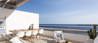 Superior Seafront Apartment, Porís 6