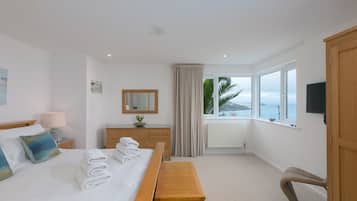 Cottage | 3 bedrooms, individually decorated, individually furnished, free WiFi