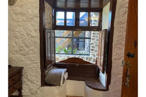 Interior - Charming 1940s Canarian House with Stunning Mount Teide Views (El Tanque)