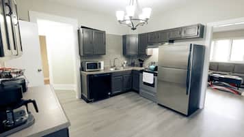 KylskÄp, mikrovÄgsugn, ugn och spishÀll