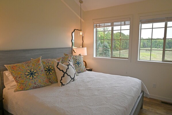 4 Schlafzimmer, Schreibtisch, Bügeleisen/Bügelbrett, kostenloses WLAN