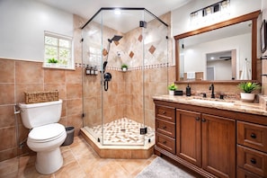 Badekar, hårtørrer, håndklæder, Sæbe