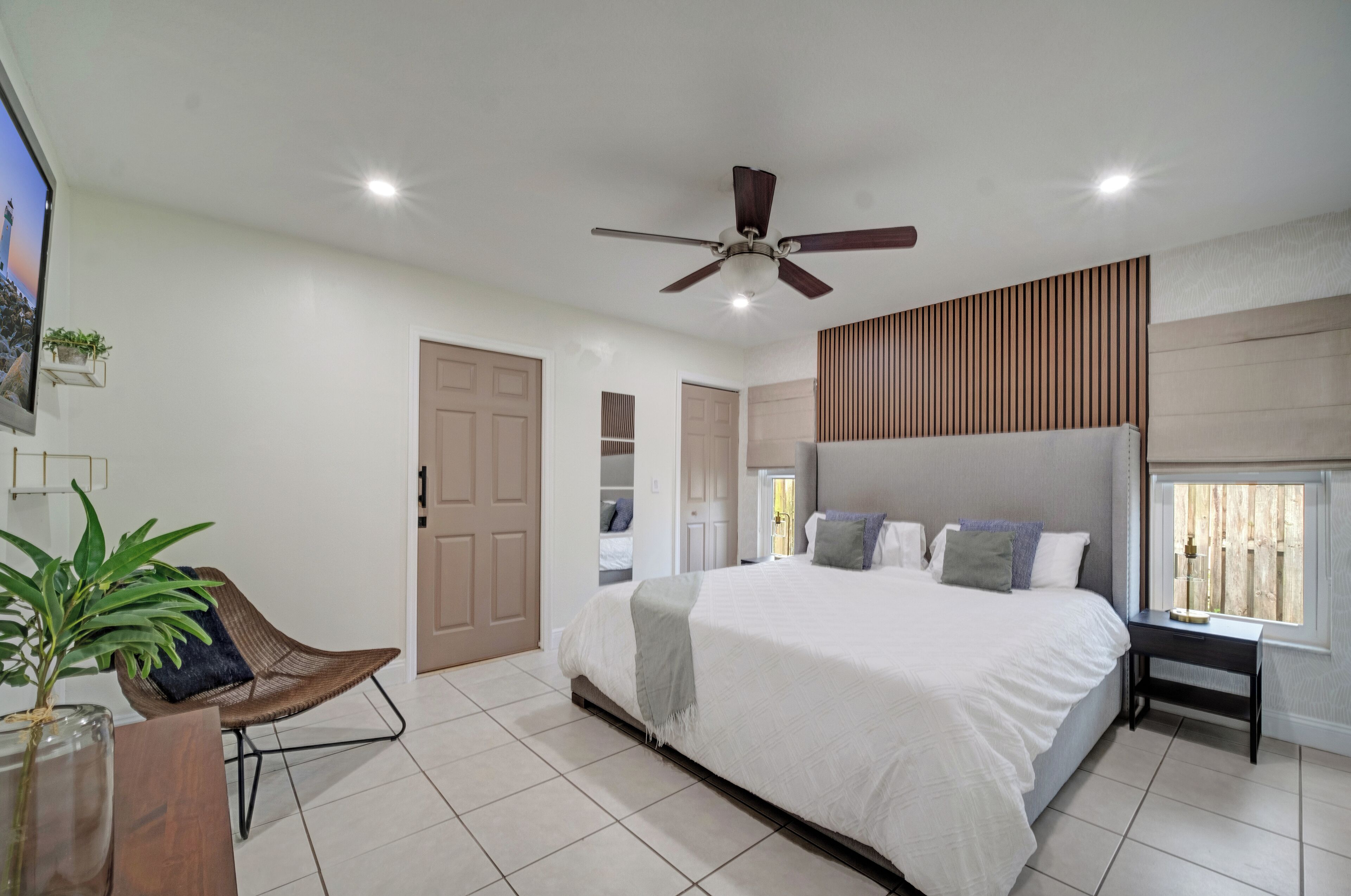 4 bedrooms, desk, iron/ironing board, free WiFi