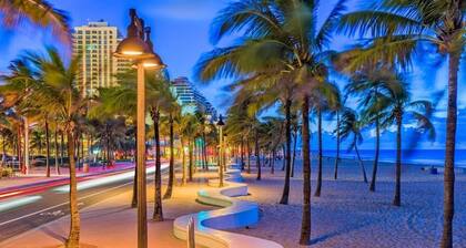 Sun-Soaked FLL Getaway • Pool • BBQ • Near Beaches