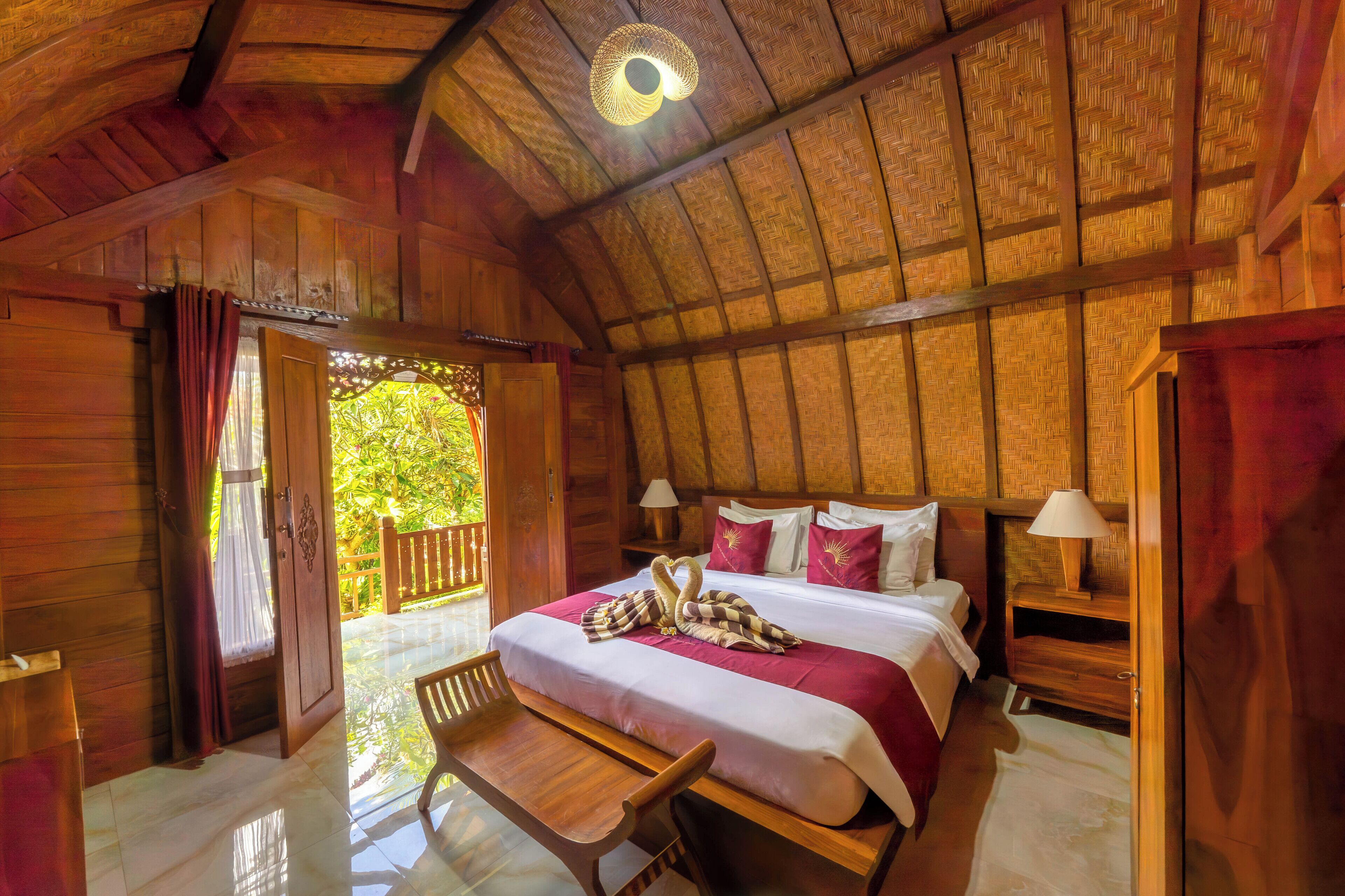 Deluxe-Doppelzimmer | Pillowtop-Betten, Minibar, Schreibtisch, Bügeleisen/Bügelbrett