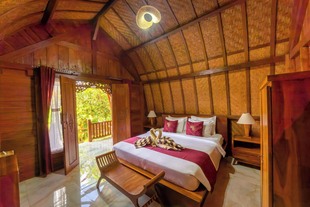 Deluxe-Doppelzimmer | Pillowtop-Betten, Minibar, Schreibtisch, Bügeleisen/Bügelbrett