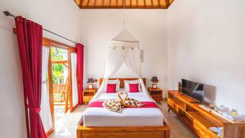 Deluxe-Suite | Pillowtop-Betten, Minibar, Schreibtisch, Bügeleisen/Bügelbrett