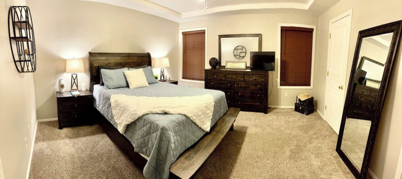 4 bedrooms, in-room safe, iron/ironing board, free WiFi