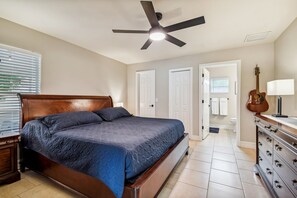 3 bedrooms, desk, iron/ironing board, free WiFi
