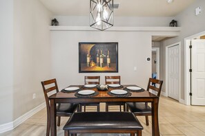Dining - Spacious Modern Mediterranean Home (Tampa)