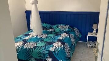 3 bedrooms, iron/ironing board, travel crib, free WiFi