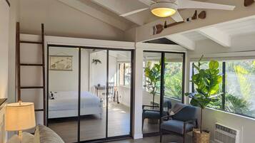 3 chambres, bureau, fer et planche à repasser, lit parapluie