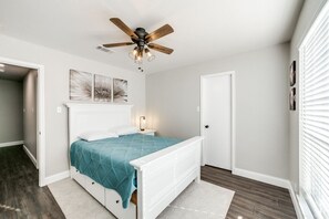 3 bedrooms, travel cot, WiFi