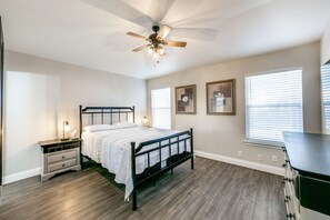 3 bedrooms, travel crib, WiFi