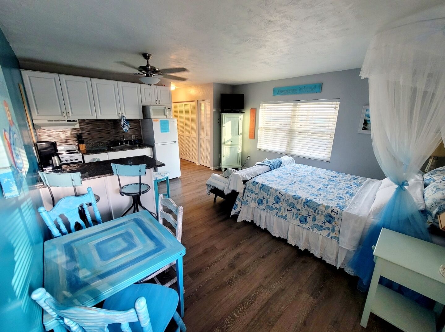 1 bedroom, iron/ironing board, WiFi (free), bed sheets