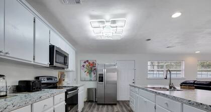 Paradise at Tallahassee - 4BR/2Bathrooms