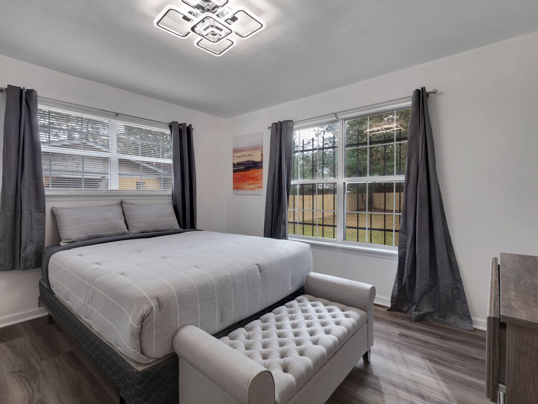 4 bedrooms, iron/ironing board, free WiFi, bed sheets