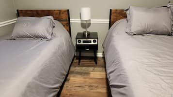 5 Schlafzimmer, Schreibtisch, WLAN