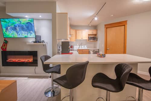 Family Apartment | In-room dining