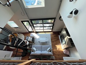 Smart TV, fireplace, video games