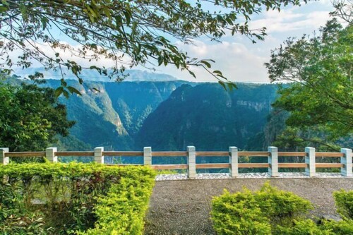 Daxiagu Ligong Guoyuan Holiday Hotel