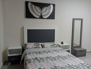 4 bedrooms, WiFi, bed sheets, wheelchair access