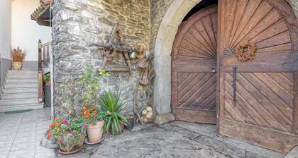 Countryside House Gal