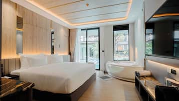 Sunken Pool Access with Jacuzzi | 1 ๊ฐ์ ์นจ์ค, ๋ฌด๋ฃ ๋ฏธ๋๋ฐ, ๊ฐ์ค ๋ด ๊ธ๊ณ , ๊ฐ๊ฐ ๋ค๋ฅธ ์คํ์ผ์ ์ธํ
๋ฆฌ์ด