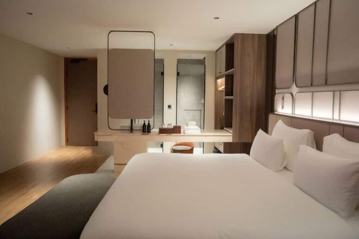 1 bedroom, free minibar, in-room safe, individually decorated
