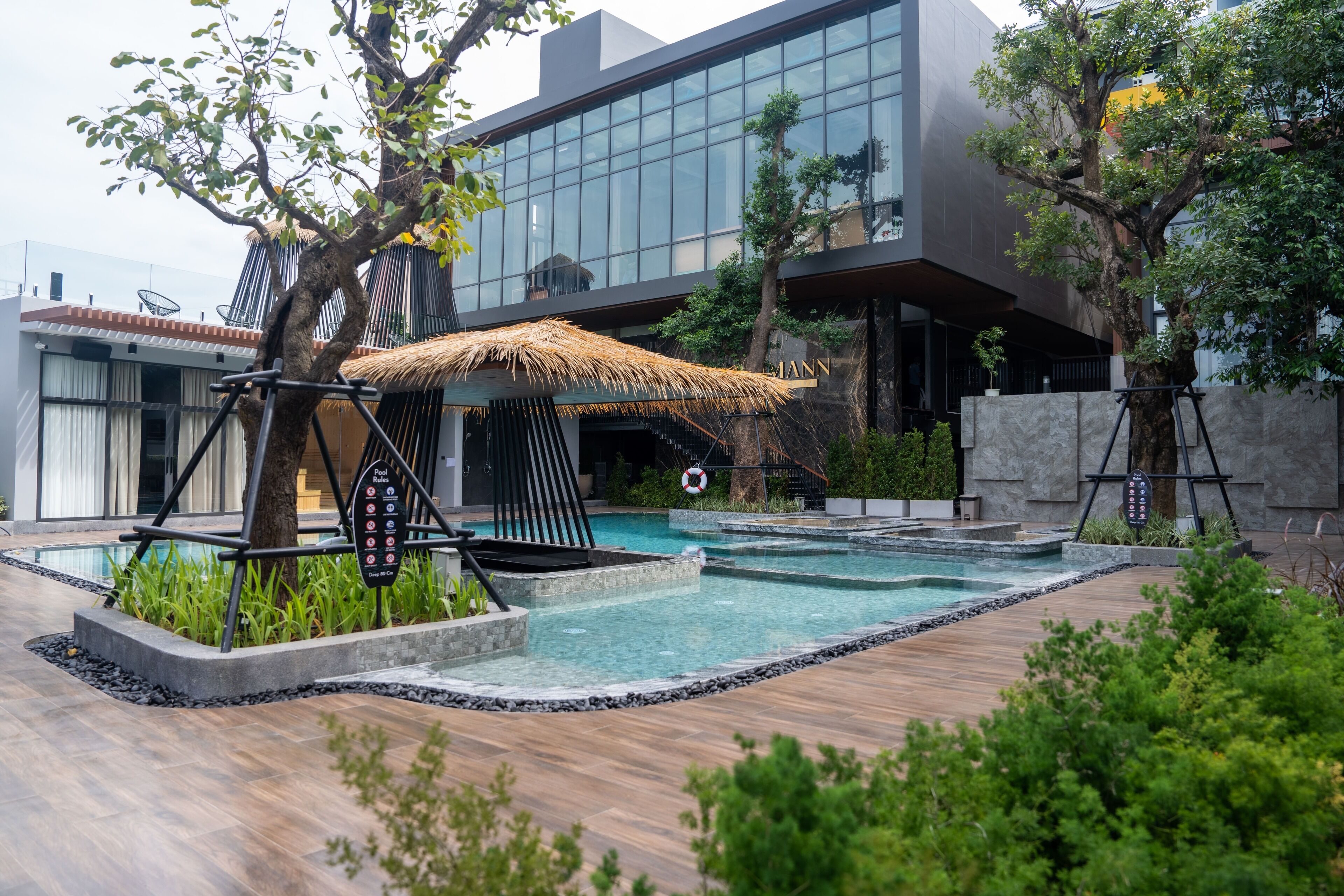 Outdoor pool, open 8:00 AM to 9:00 PM, pool umbrellas