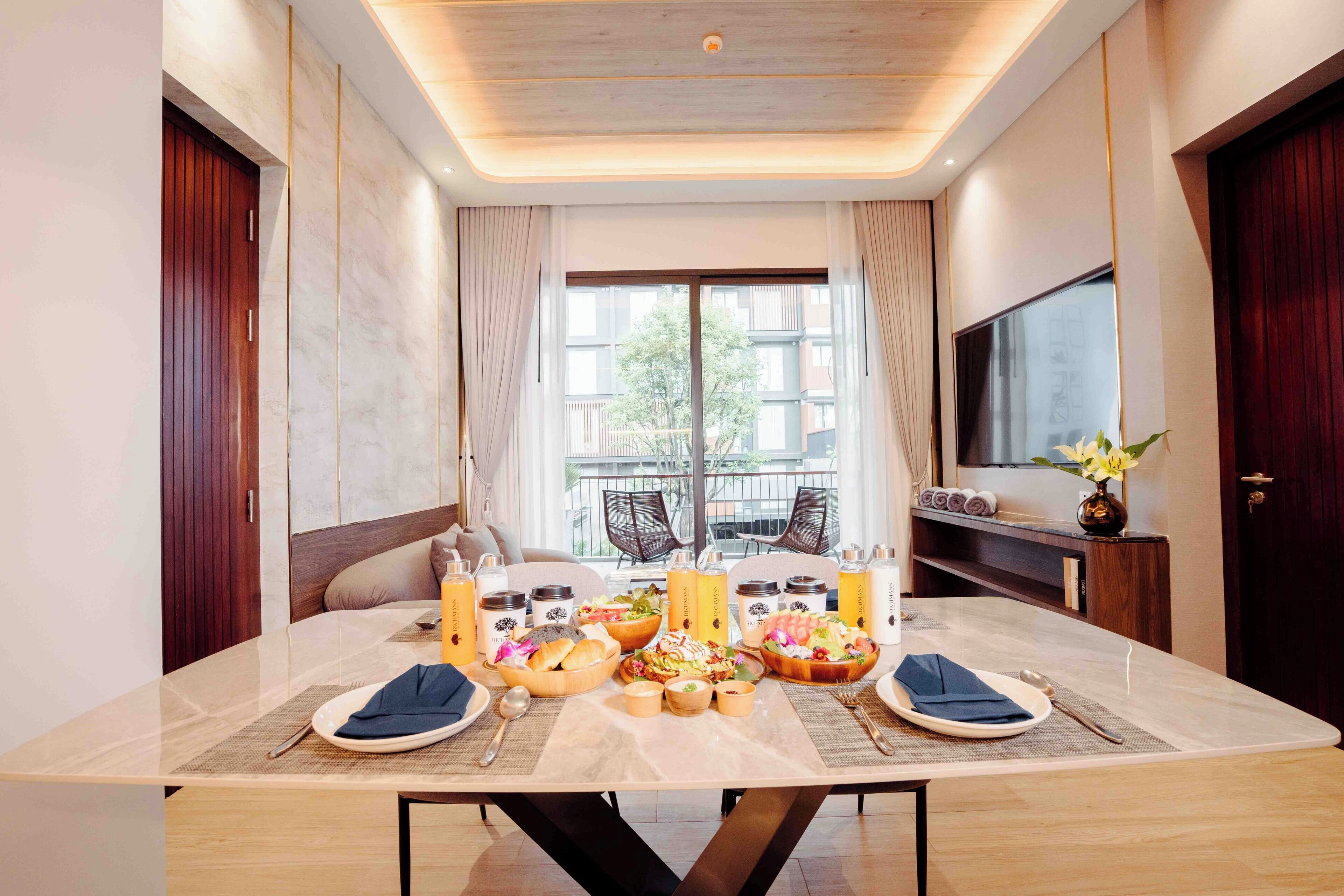 Friend and Family Pool View