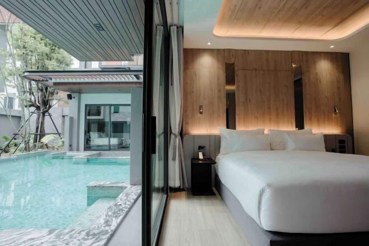 1 bedroom, free minibar, in-room safe, individually decorated