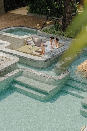 75-inch Smart TV with digital channels, TV, Netflix. RICHMANN RESORT HOTEL HATYAI